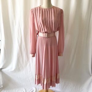 Vintage Lisa Michaels pleated nylon belt dress size small - elastic waist